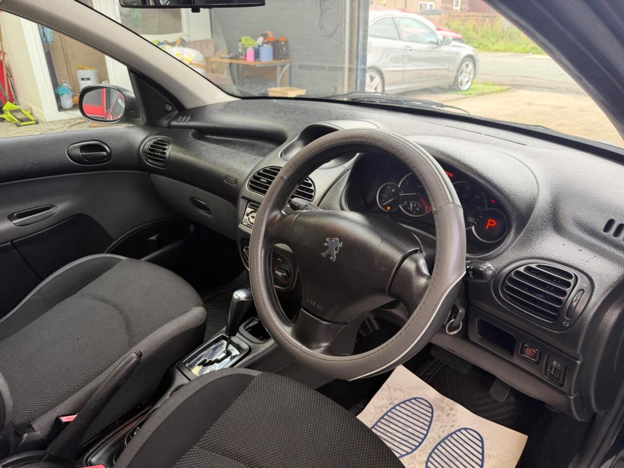 Peugeot 206 — photo 13