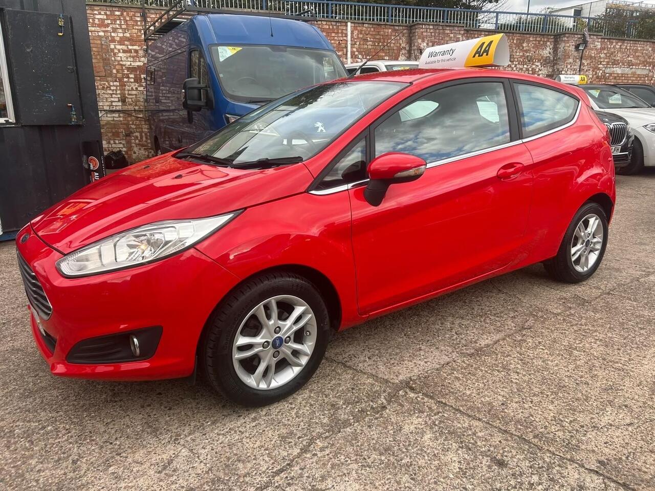 Ford Fiesta — photo 3