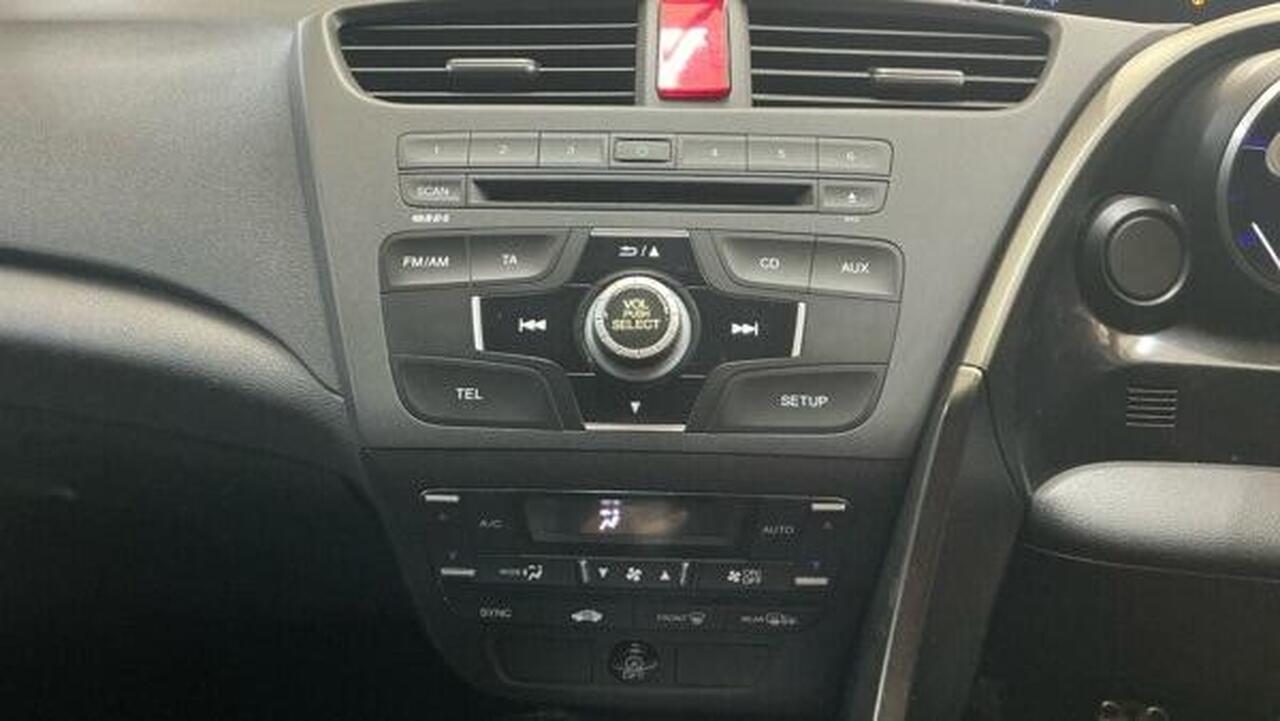 Honda Civic — photo 11