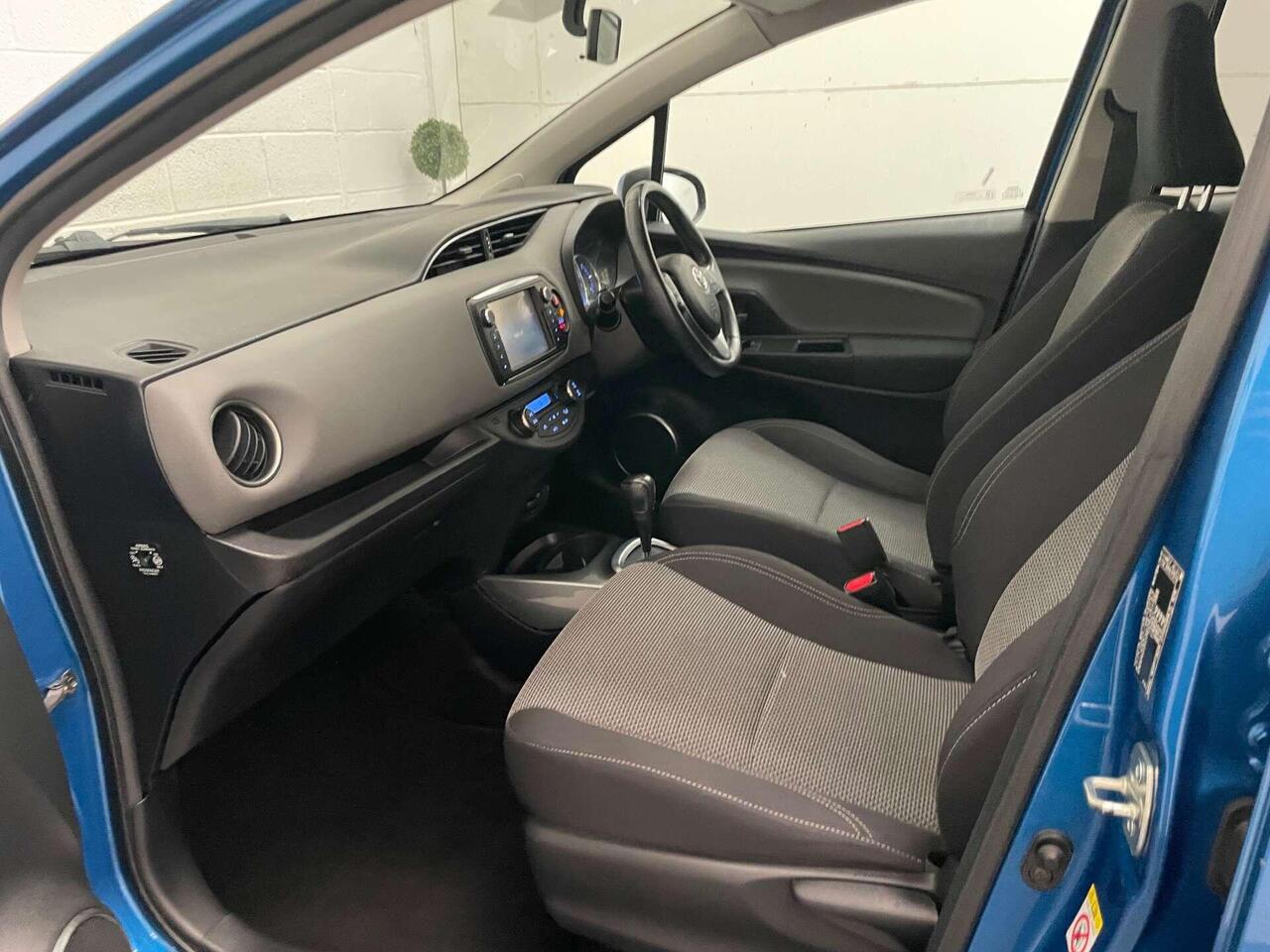 Toyota Yaris — photo 46