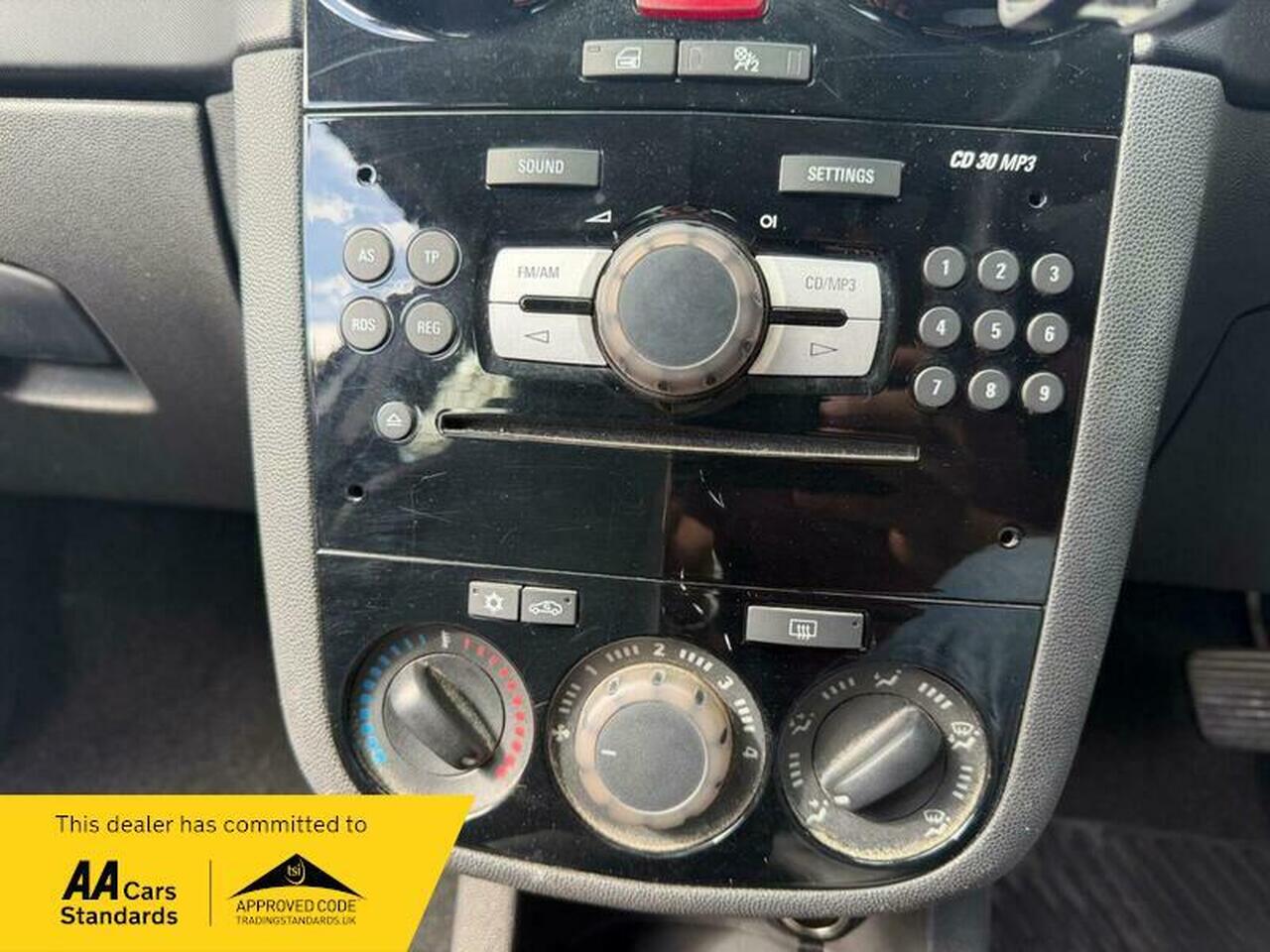 Vauxhall Corsa — photo 39