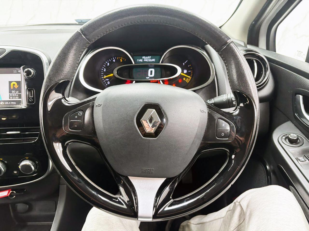 Renault Clio — photo 21