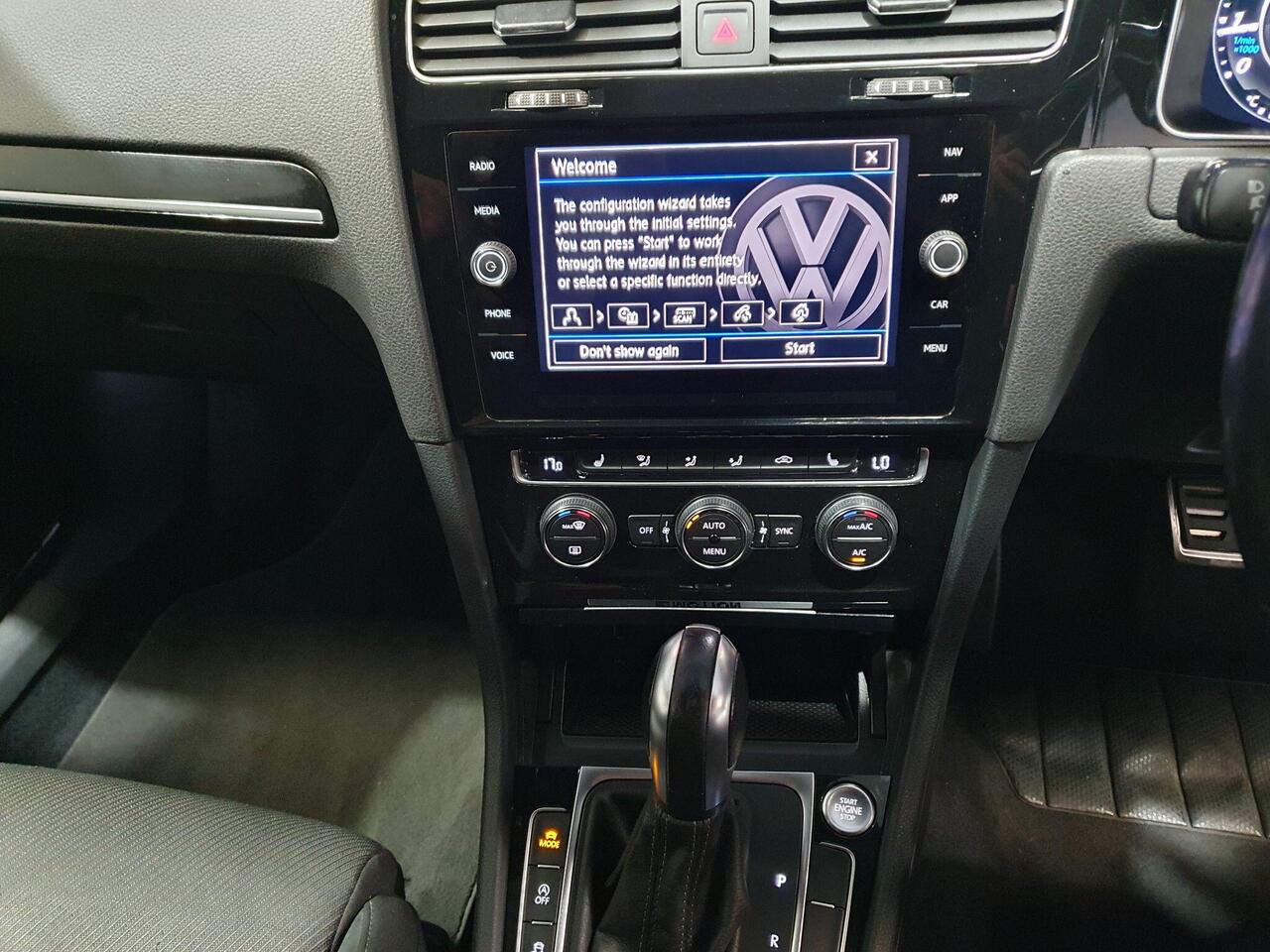 Volkswagen Golf — photo 12