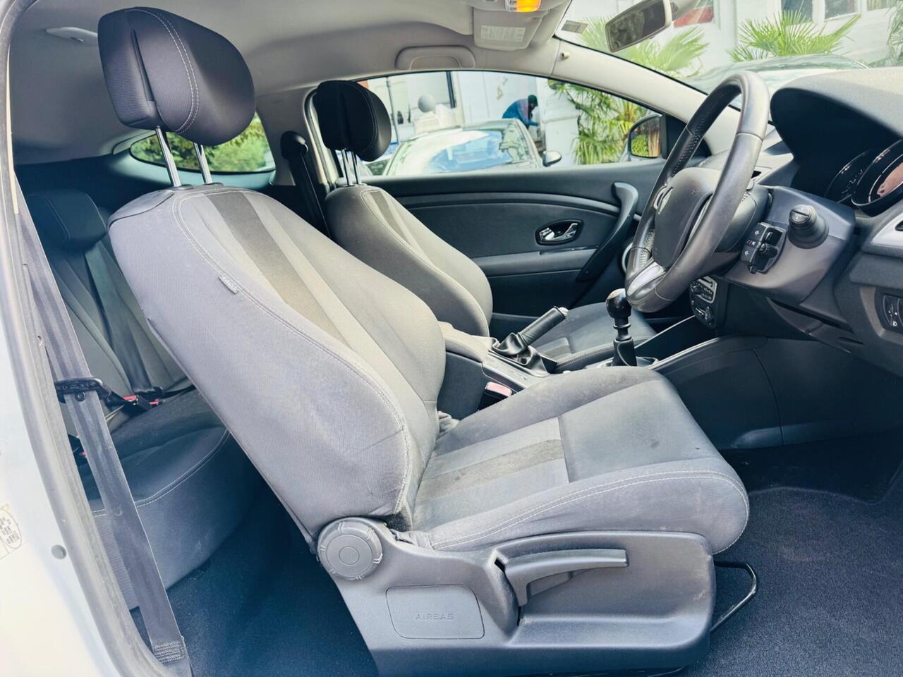 Renault Megane — photo 12