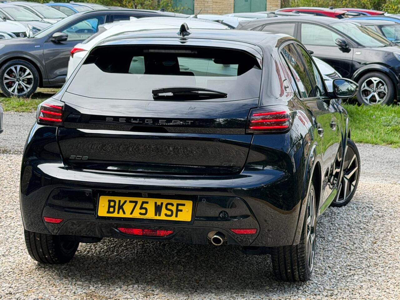 Peugeot 208 — photo 40