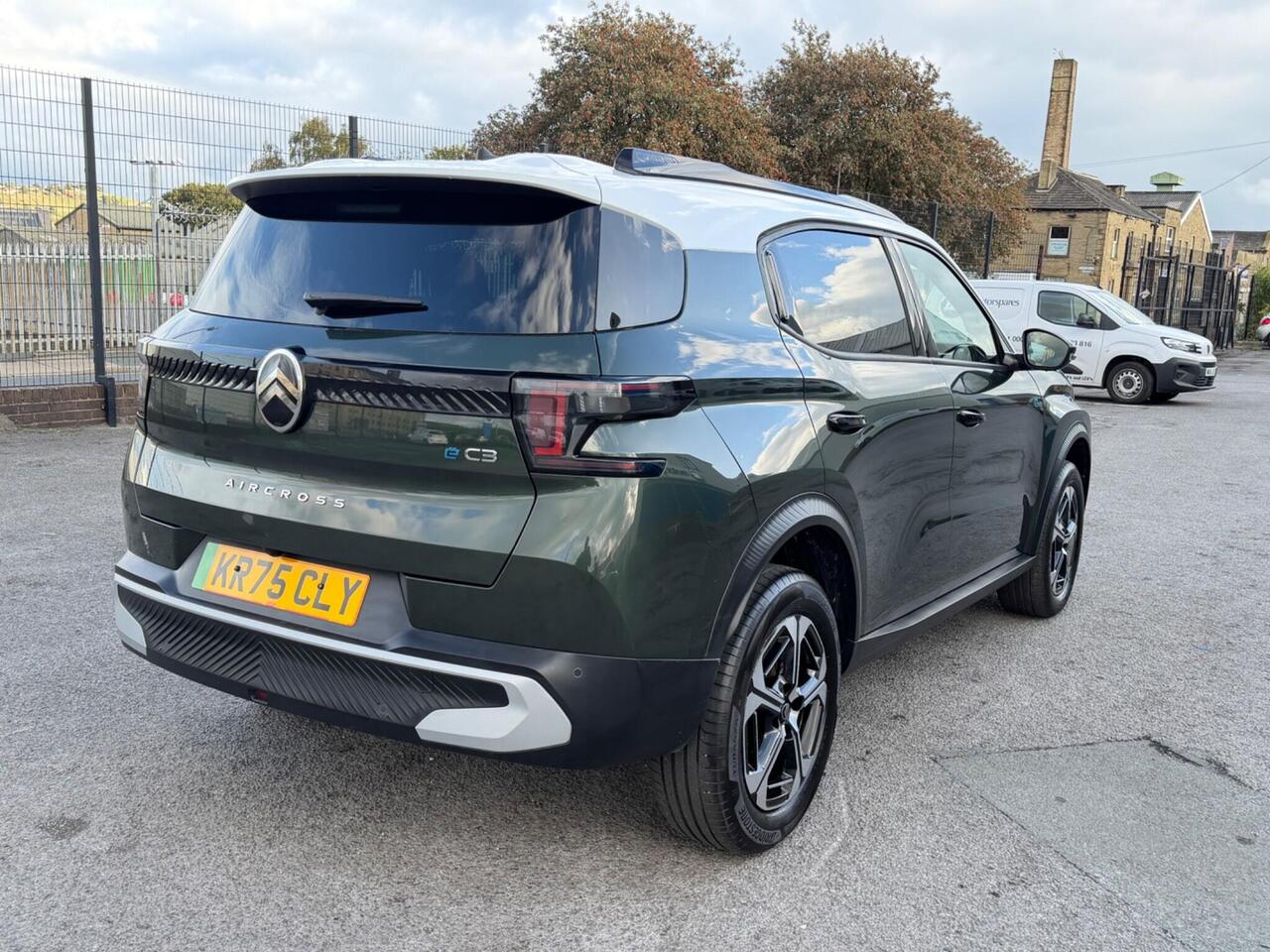 Citroen e-C3 Aircross — photo 7