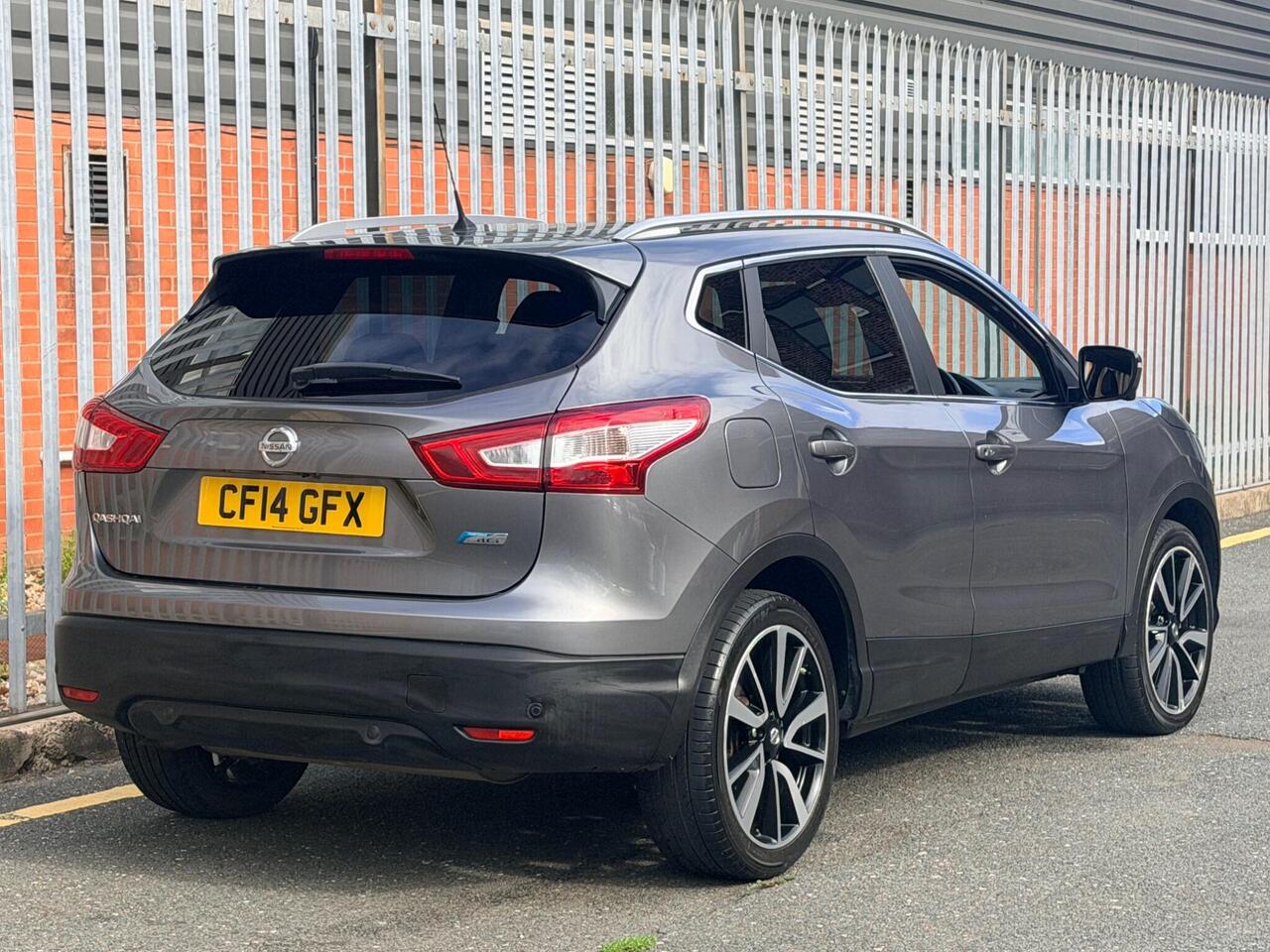 2014 Nissan Qashqai 1.6 dCi Tekna XTRON 2WD Euro 5 (s/s) 5dr, photo 3