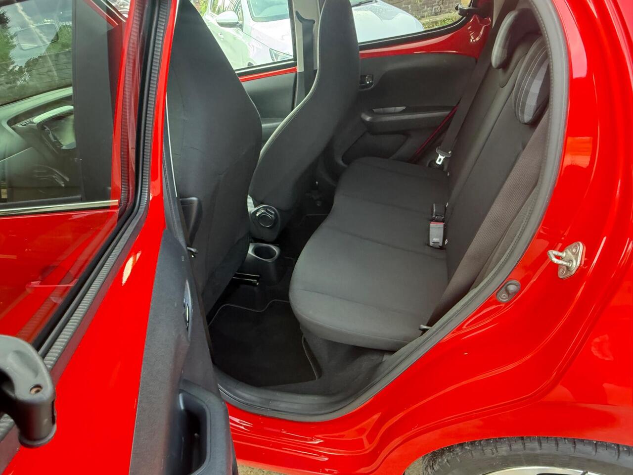 Peugeot 108 — photo 22