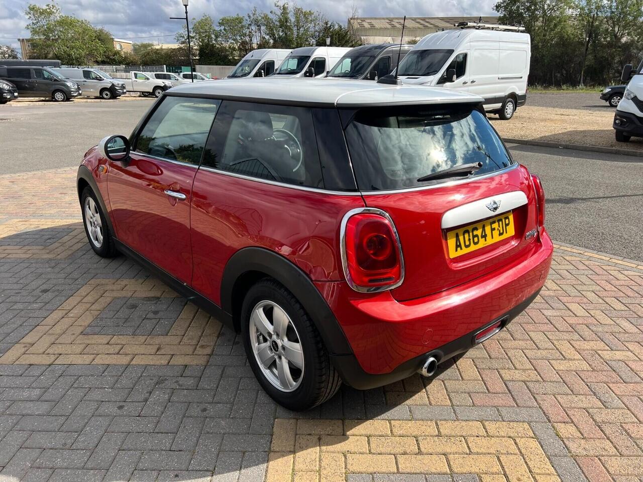 MINI Hatch — photo 8