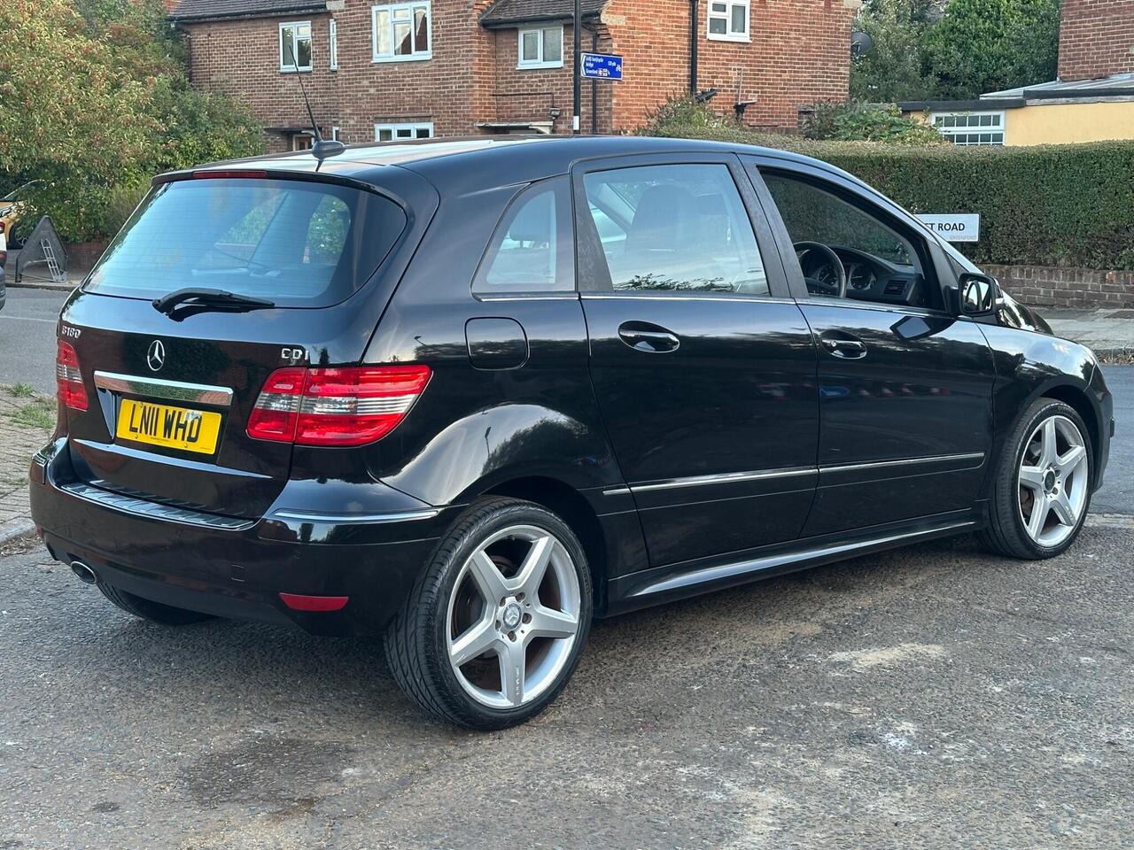 Mercedes-Benz B Class — photo 12