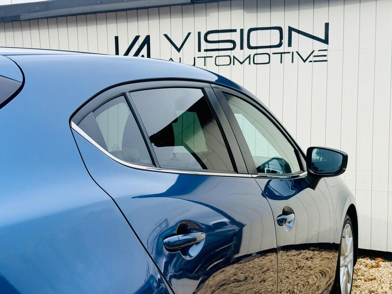 Mazda Mazda3 — photo 7