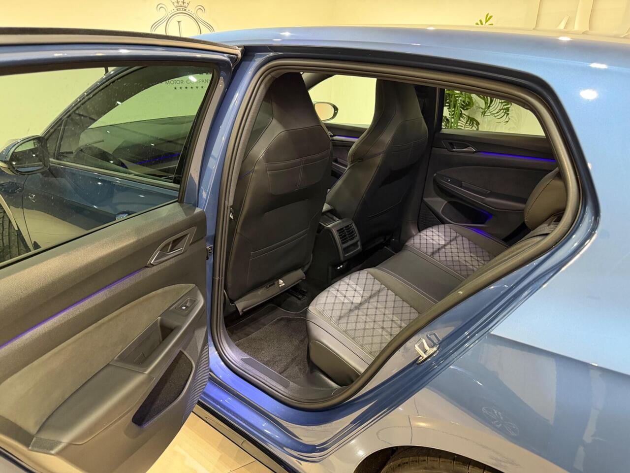 Volkswagen Golf — photo 13