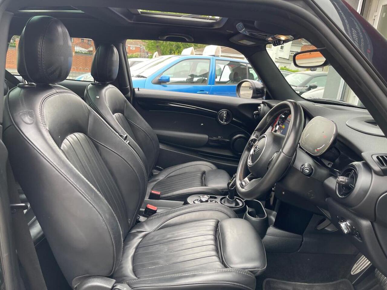 MINI Hatch — photo 11