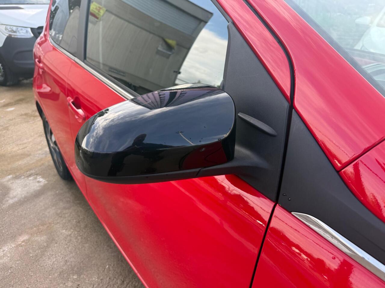 Peugeot 108 — photo 36