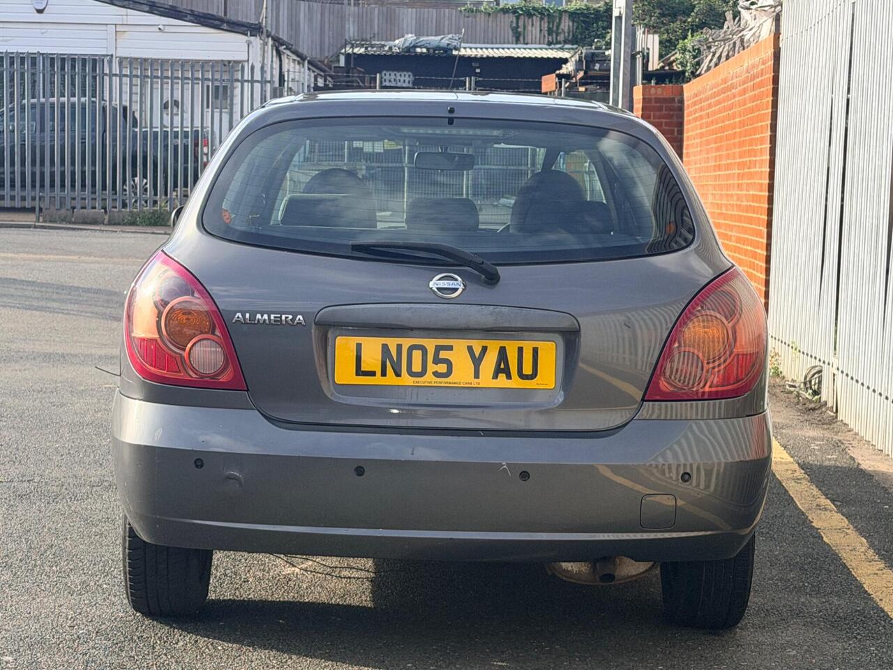 2005 Nissan Almera 1.8 S 5dr, photo 11