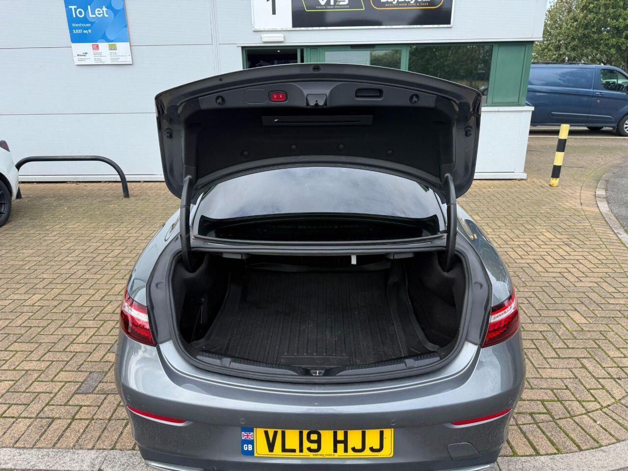 Mercedes-Benz E Class — photo 11