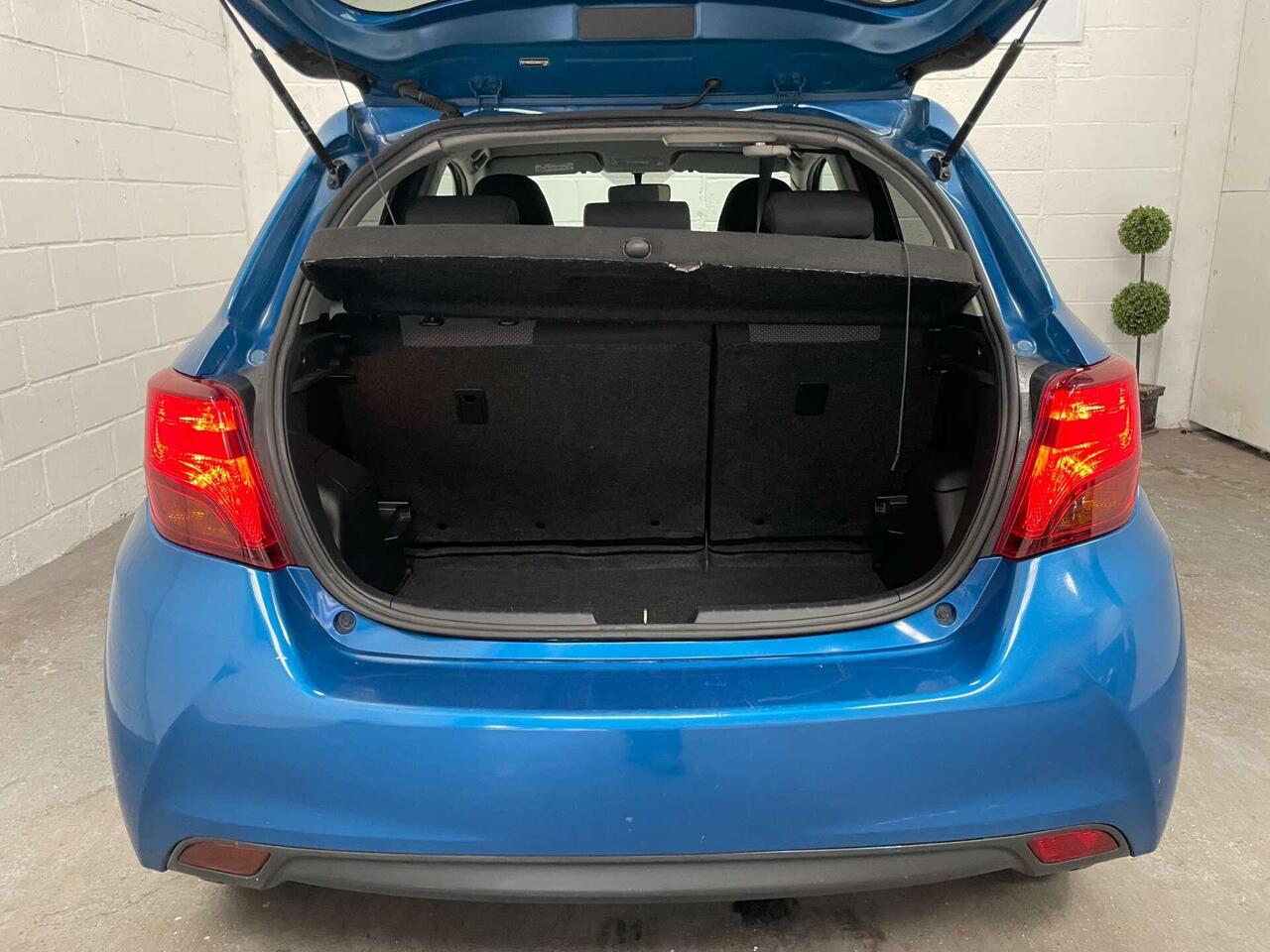 Toyota Yaris — photo 47