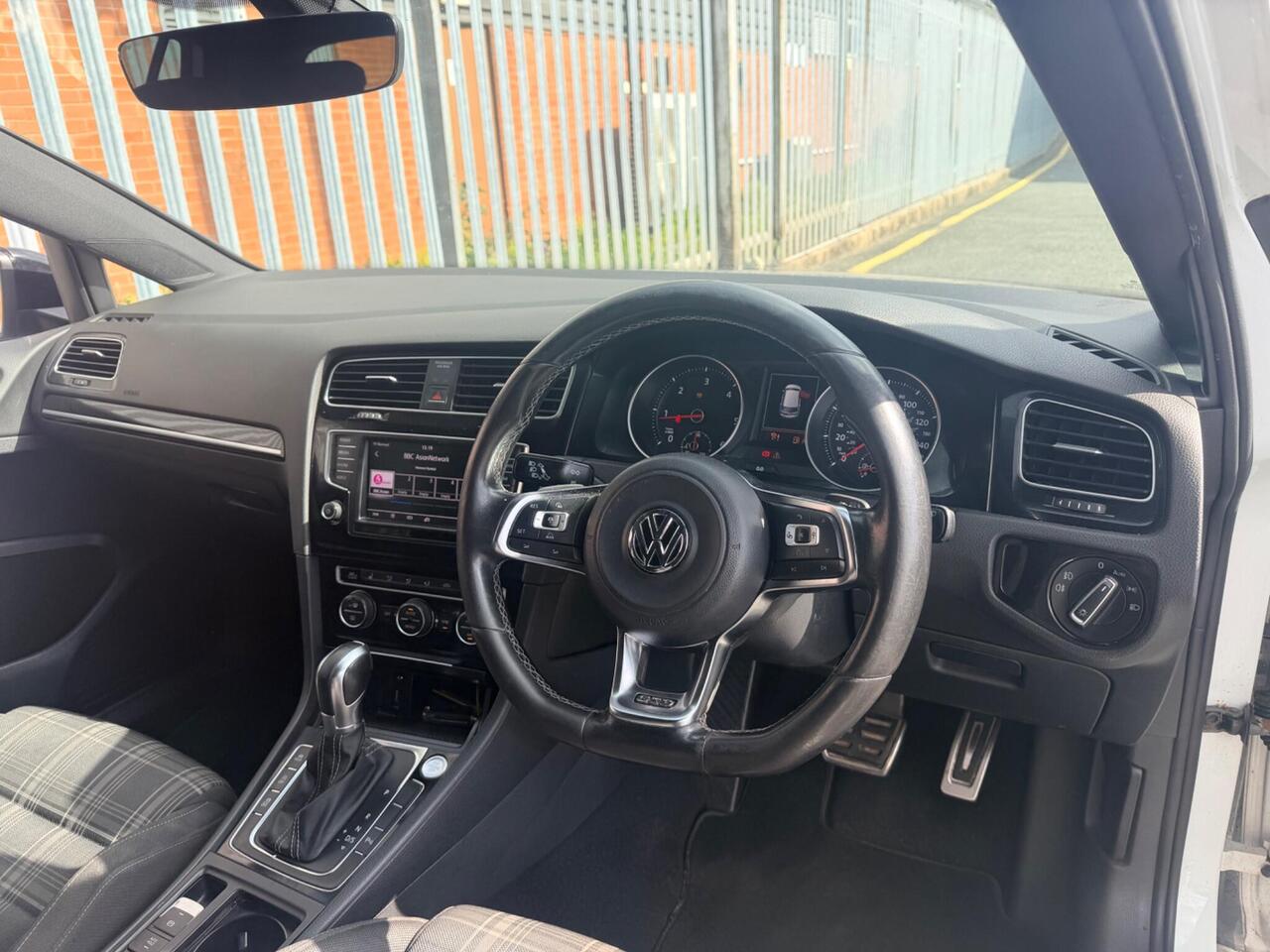 2016 Volkswagen Golf 2.0 TDI BlueMotion Tech GTD DSG Euro 6 (s/s) 5dr, photo 5
