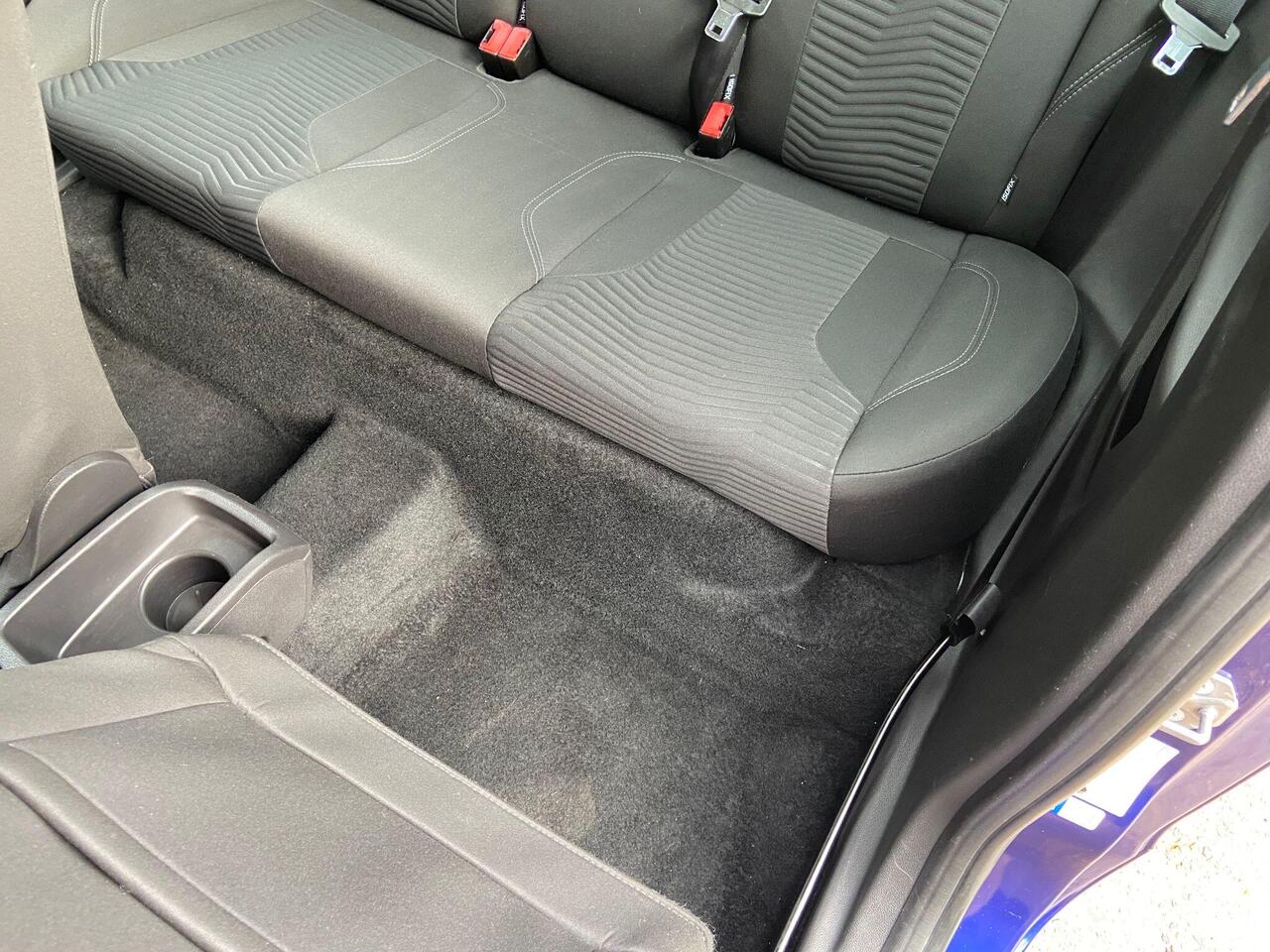 Ford Fiesta — photo 17