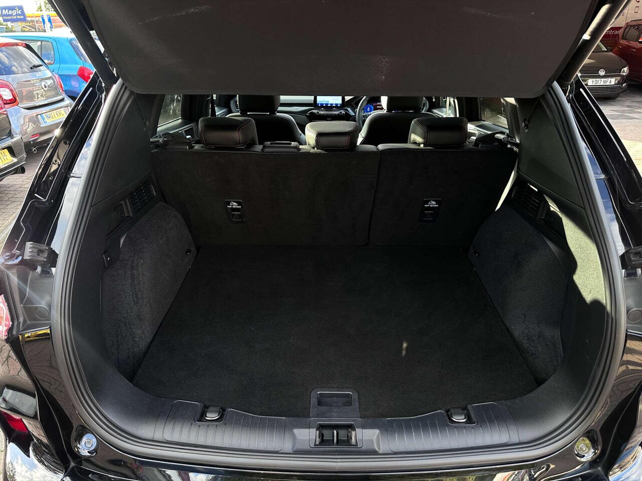 Ford Kuga — photo 28