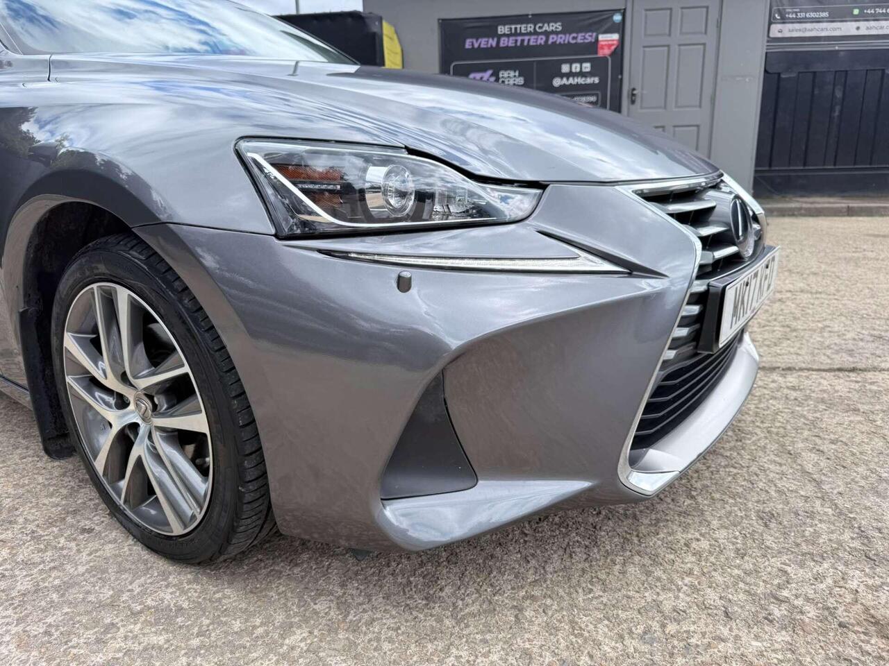 Lexus IS — photo 41