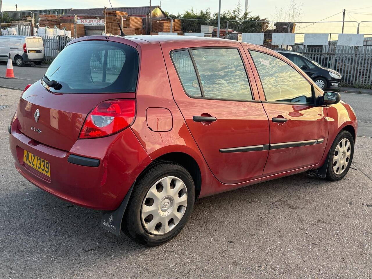 Renault Clio — photo 5