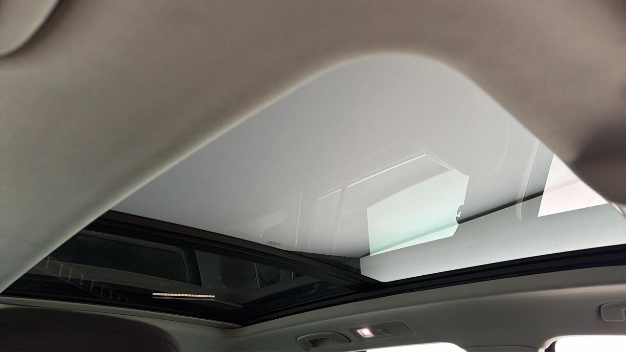 Volkswagen Tiguan — photo 24