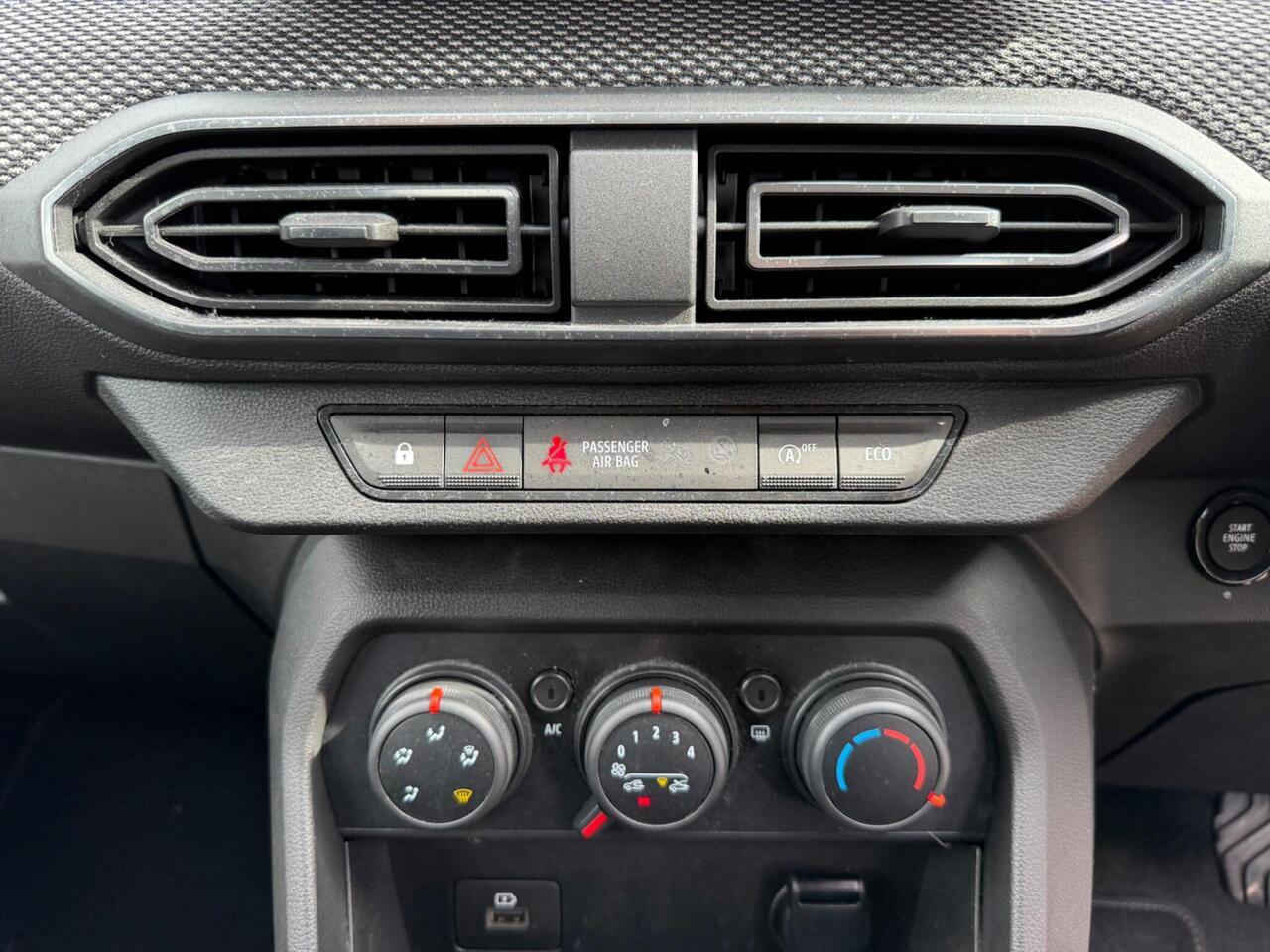Dacia Sandero — photo 30