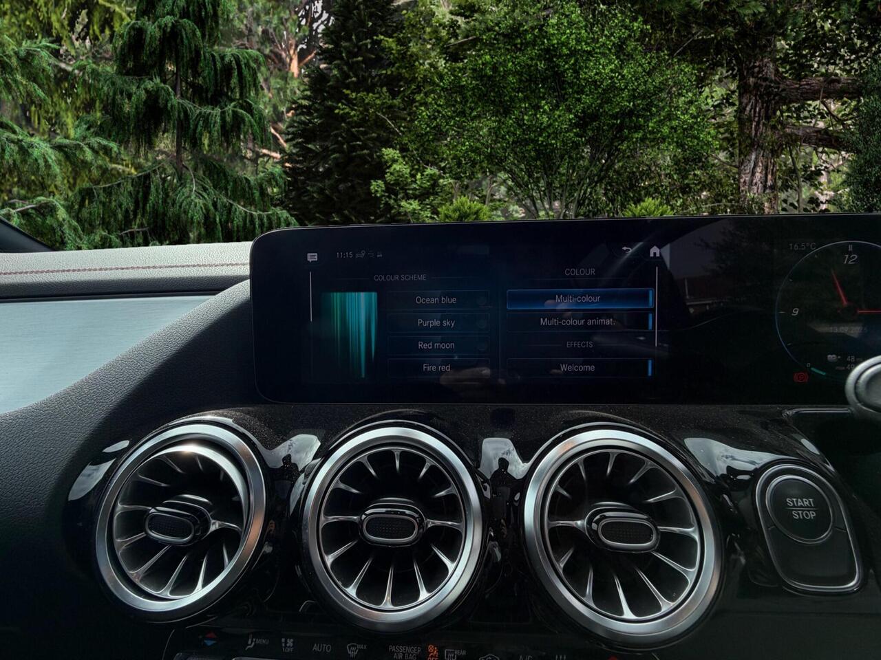 Mercedes-Benz EQA — photo 32
