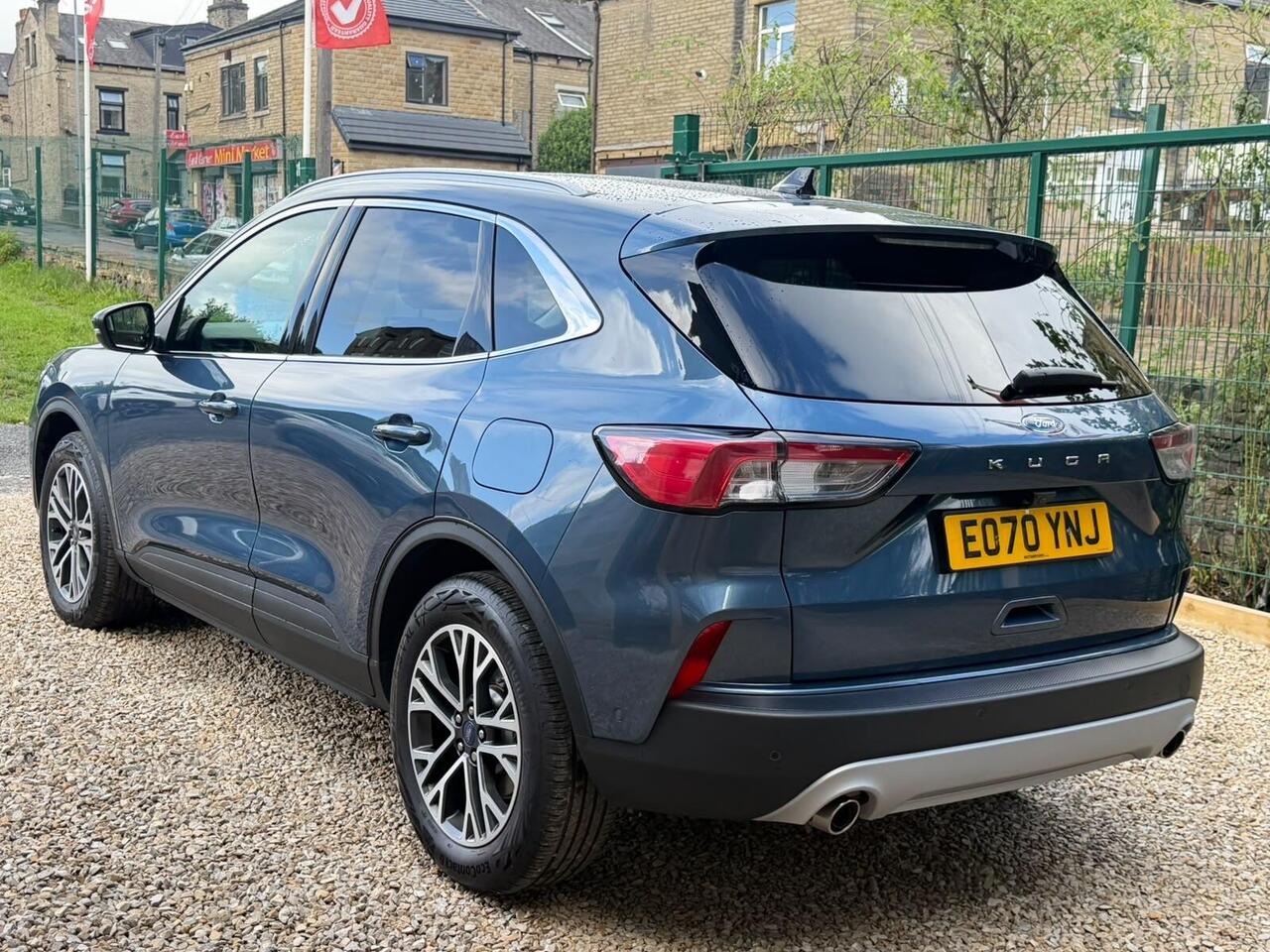 Ford Kuga — photo 63