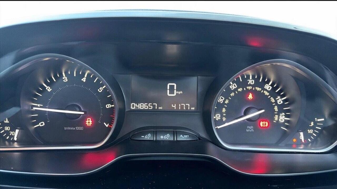 Peugeot 208 — photo 18