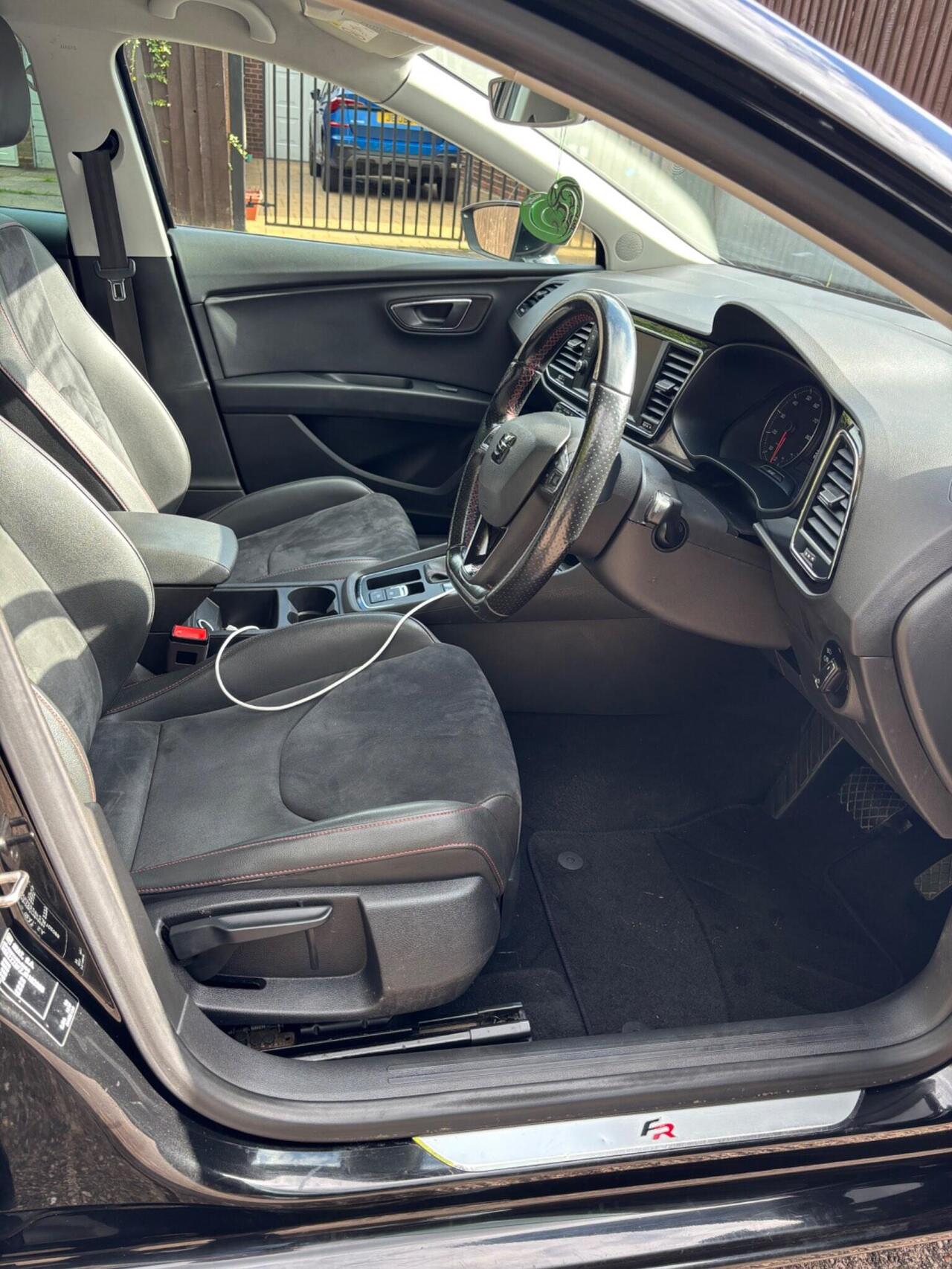 SEAT Leon — photo 12
