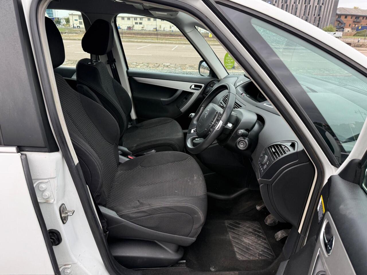 Citroen C4 Picasso — photo 24
