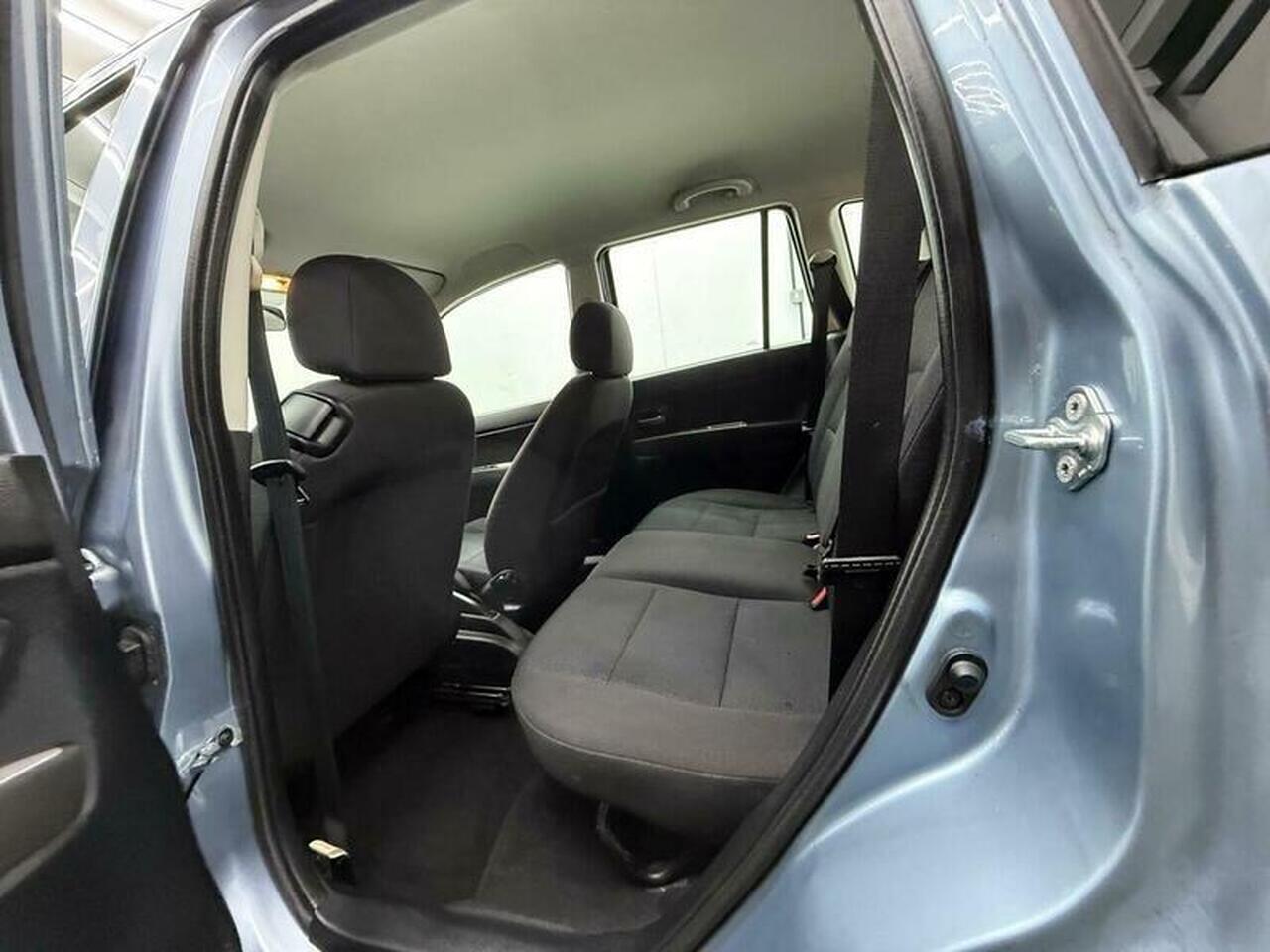 Mazda Mazda2 — photo 22