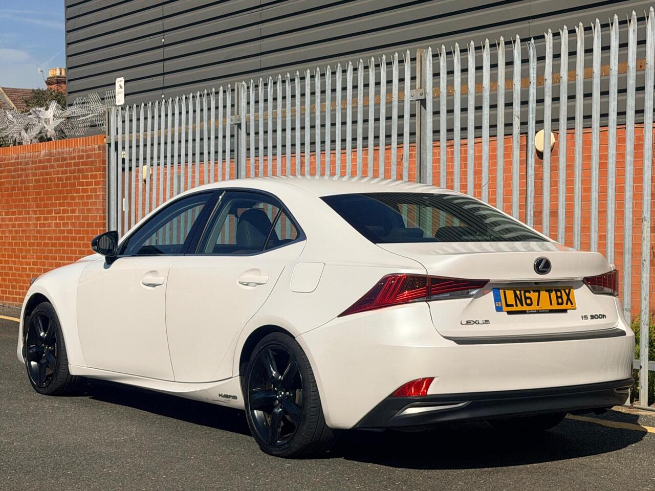 2017 Lexus IS 2.5 300h Sport E-CVT Euro 6 (s/s) 4dr, photo 10