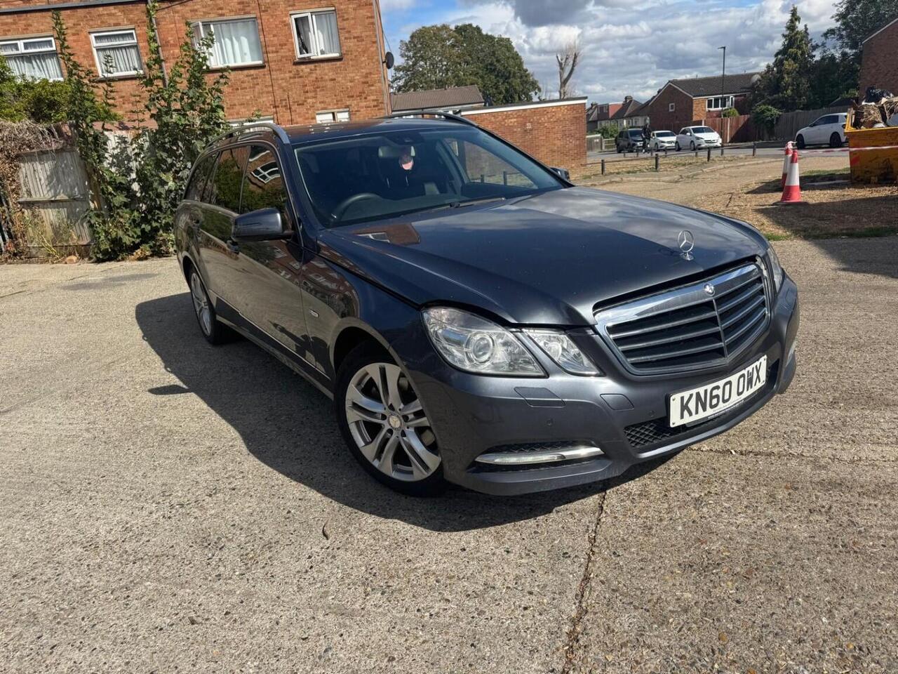 Mercedes-Benz E Class — photo 32