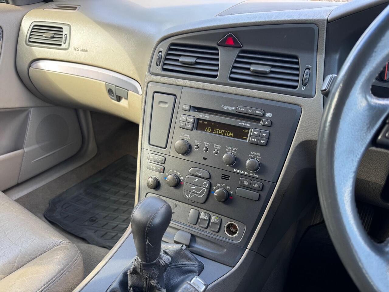 Volvo V70 — photo 20