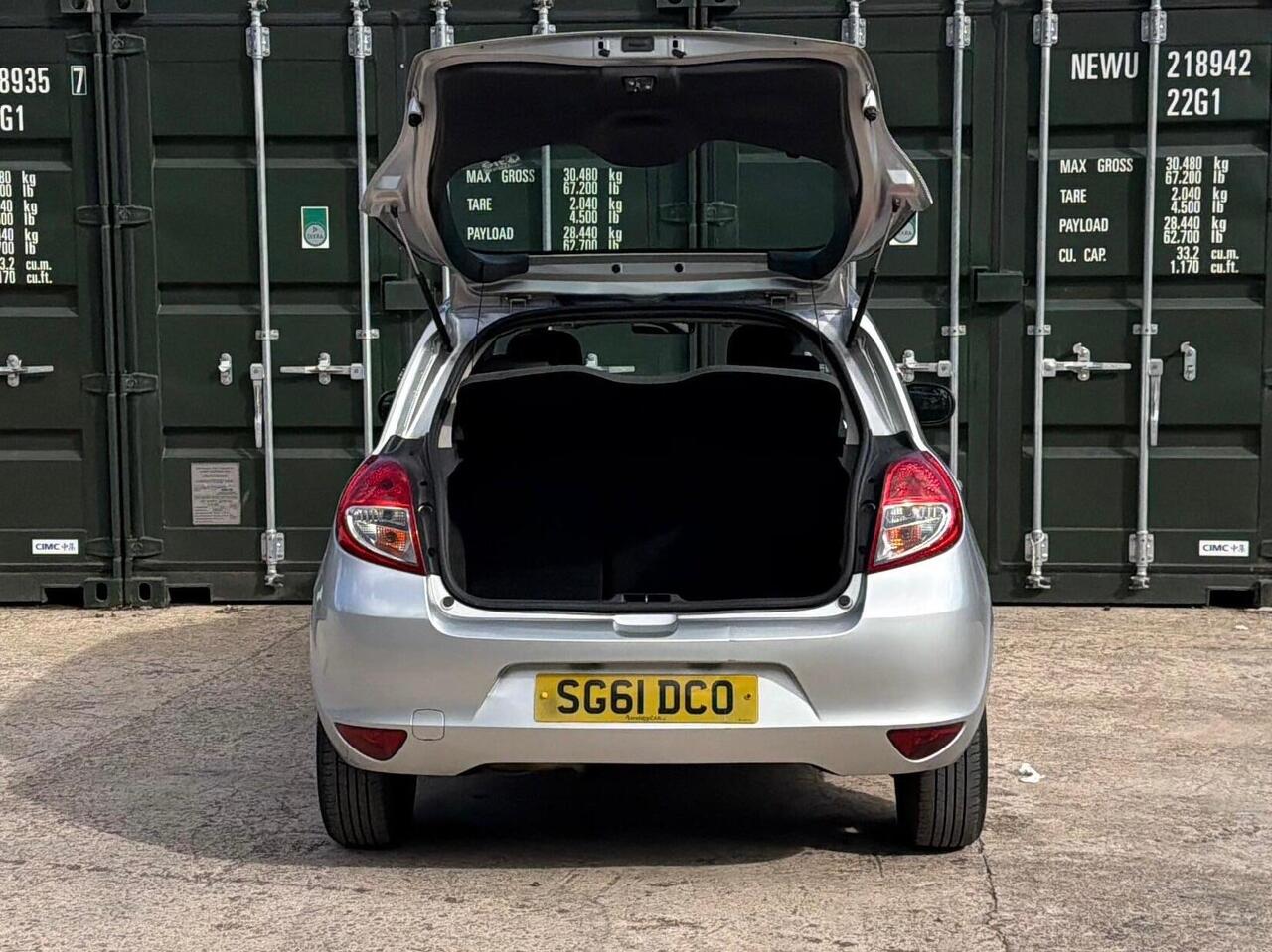 Renault Clio — photo 25