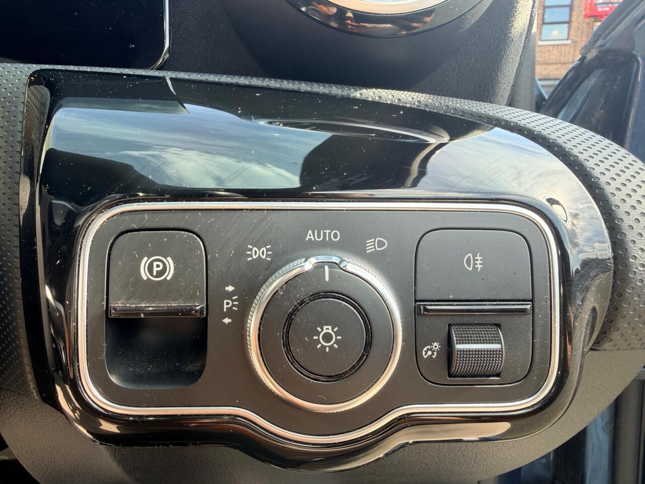 2019 Mercedes-Benz A Class 2.0 A200d AMG Line 8G-DCT Euro 6 (s/s) 5dr, photo 21