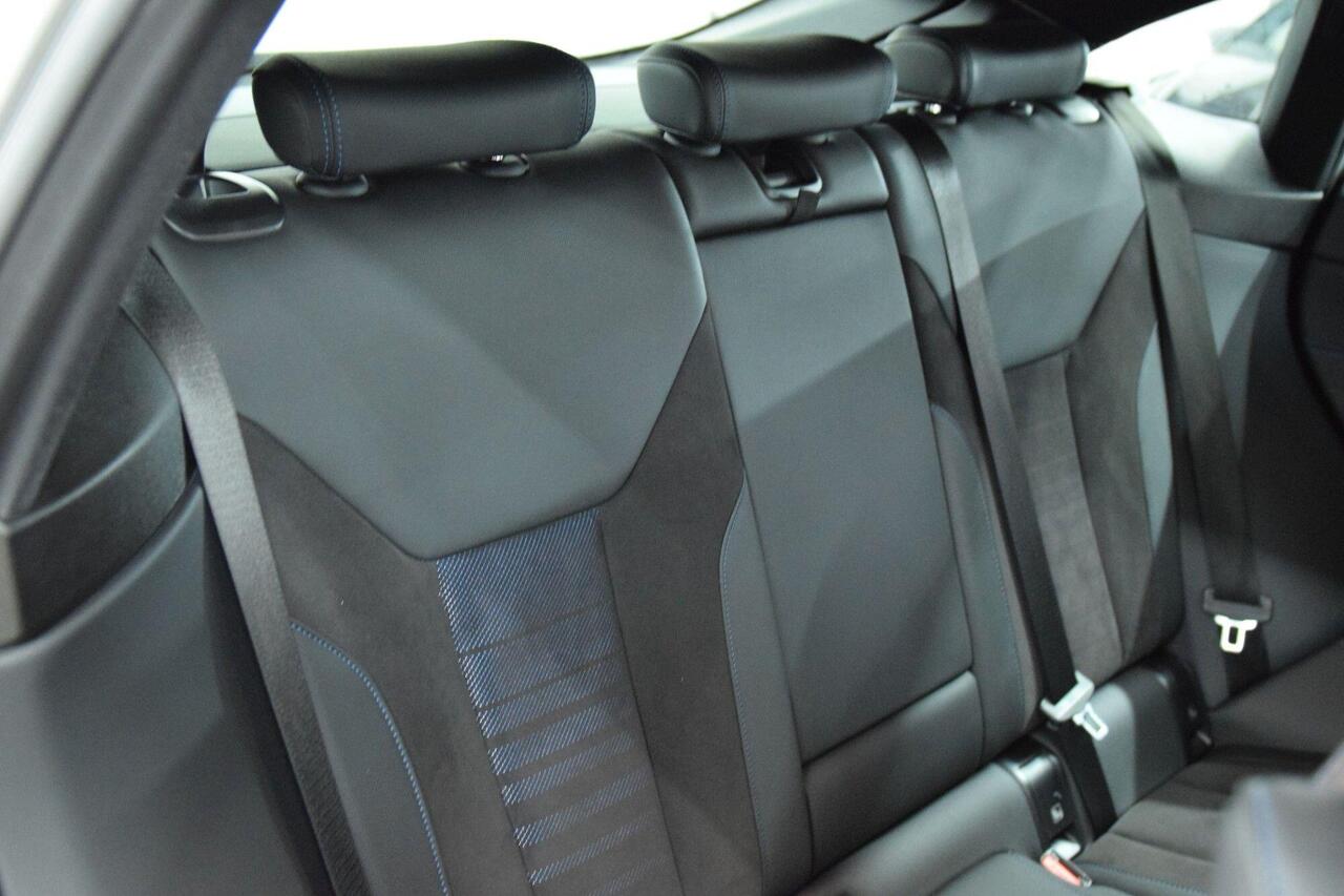 BMW i4 — photo 20