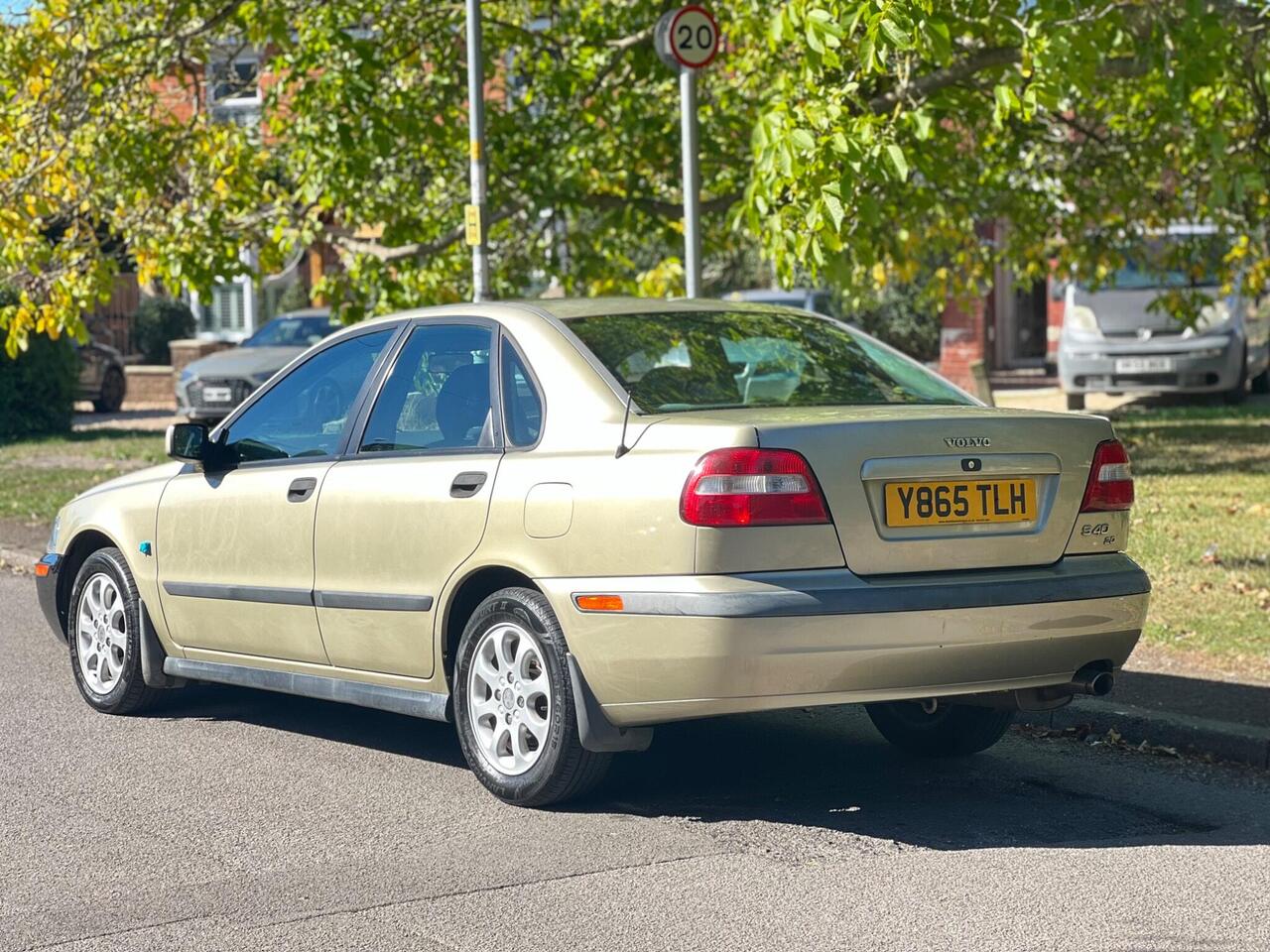 Volvo S40 — photo 18