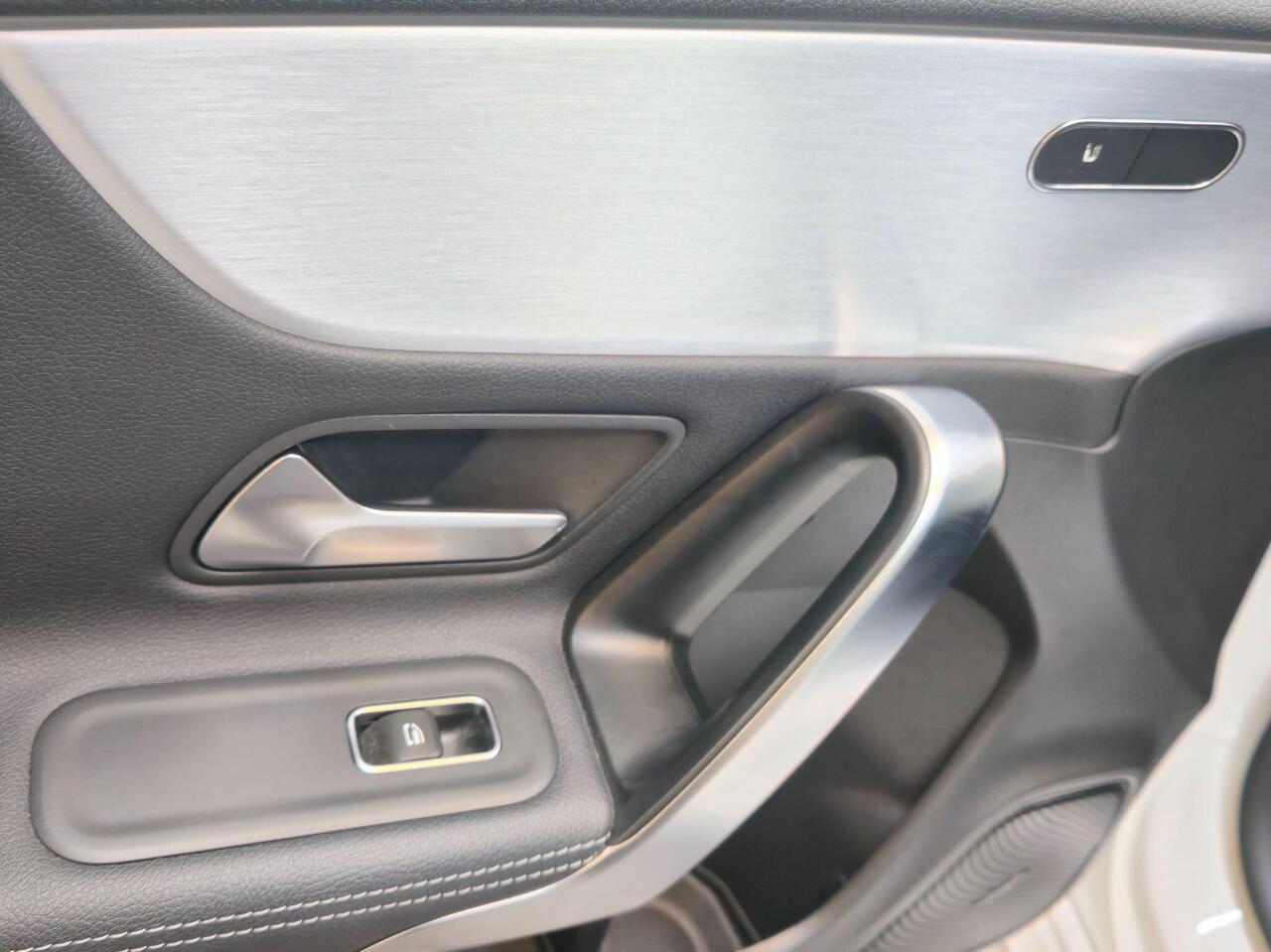 Mercedes-Benz CLA — photo 48