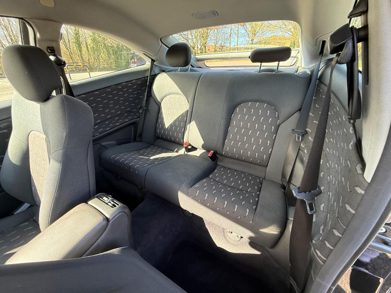 Mercedes-Benz C Class — photo 12