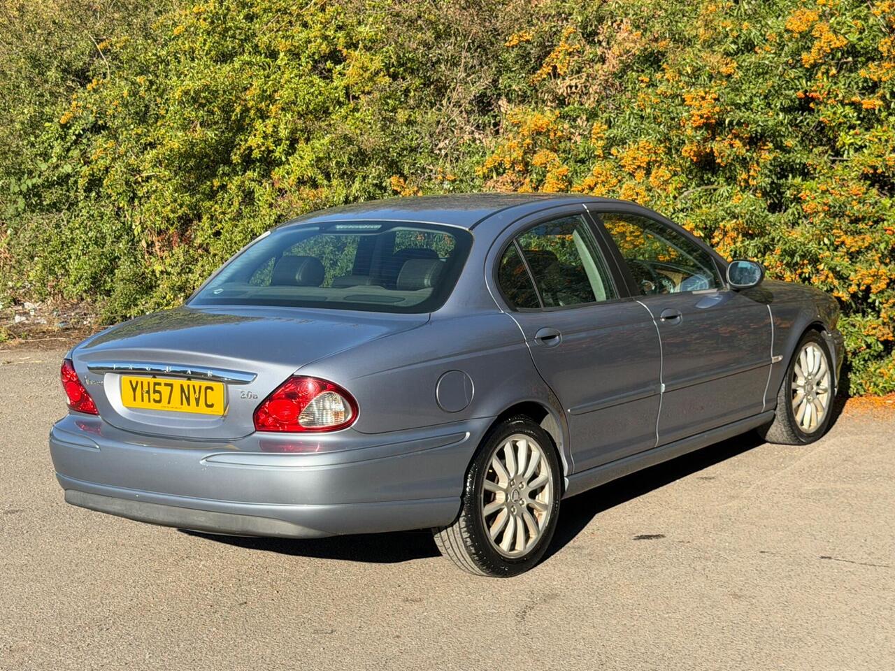 Jaguar X-Type — photo 8