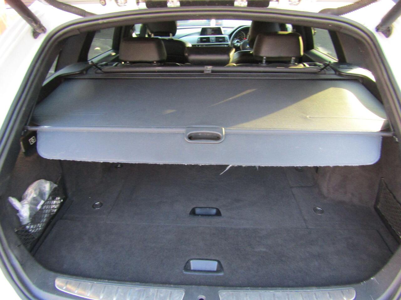 BMW 3 Series — photo 11
