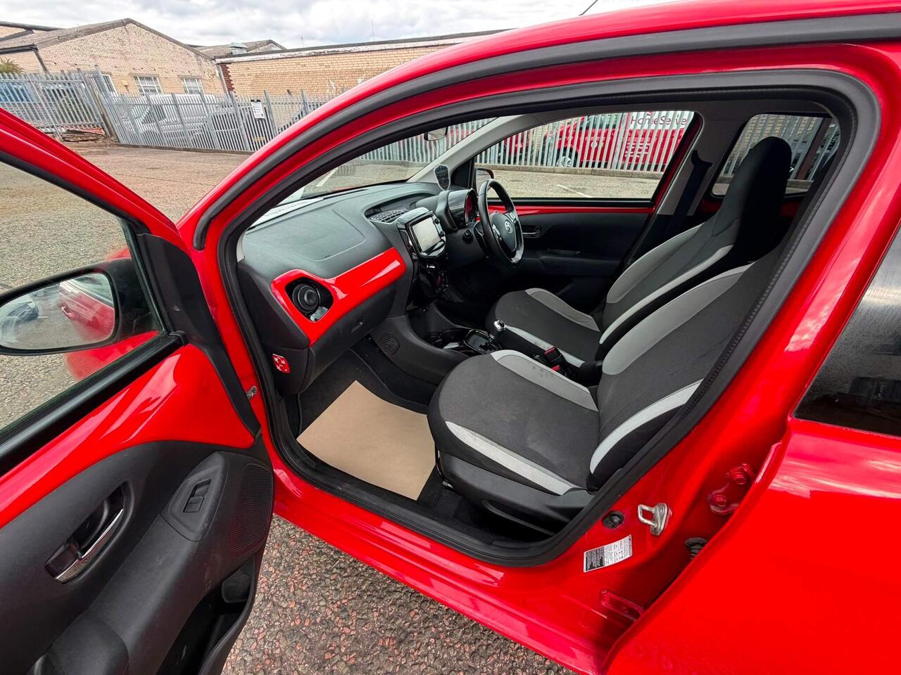 Toyota AYGO — photo 15