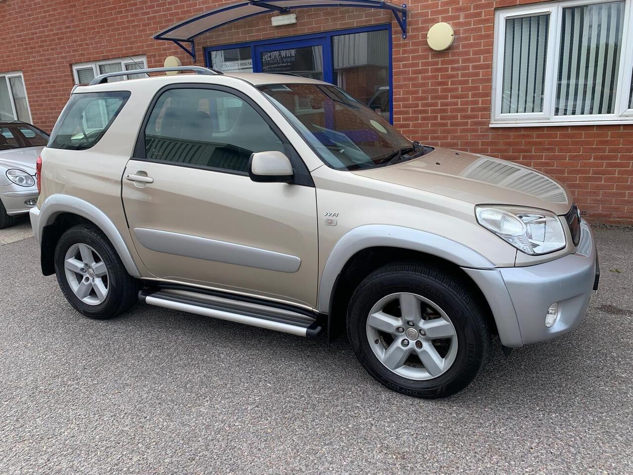 Toyota RAV4 — photo 5