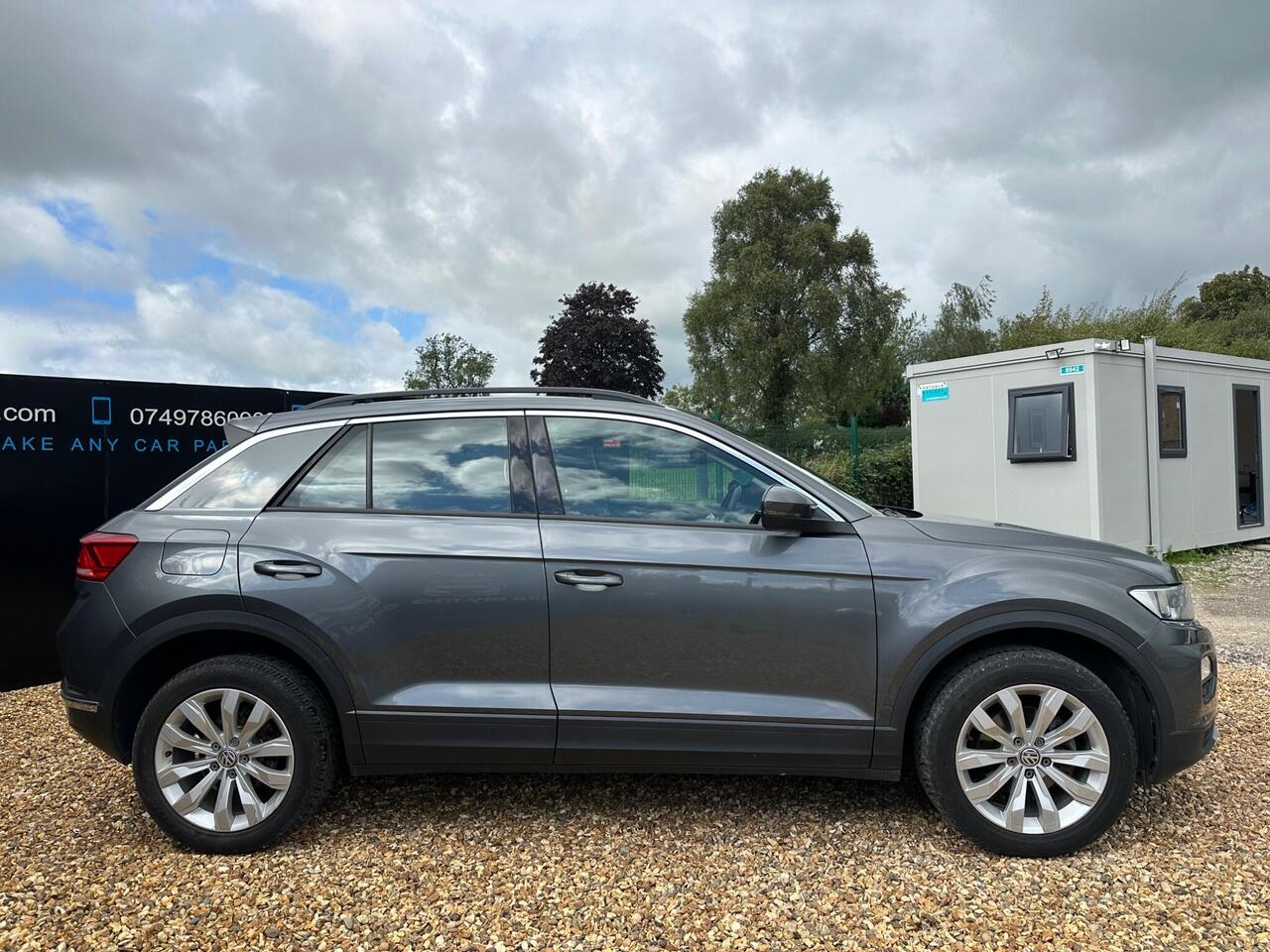 Volkswagen T-Roc — photo 11