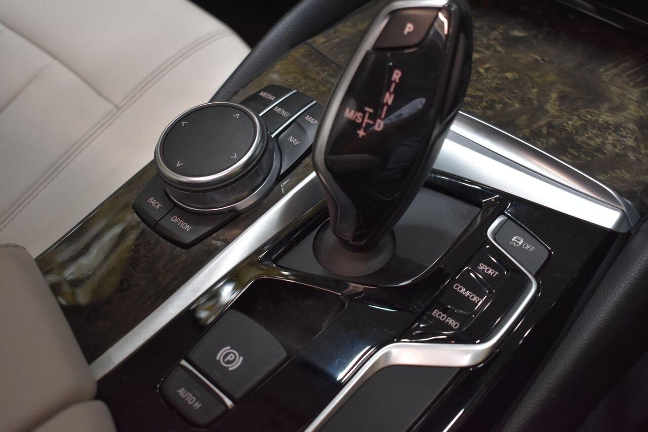 BMW 5 Series — photo 27