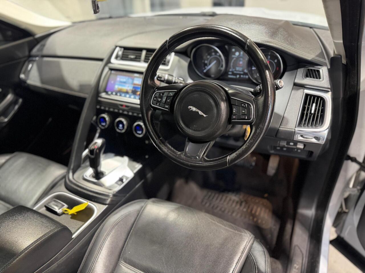 Jaguar E-PACE — photo 12